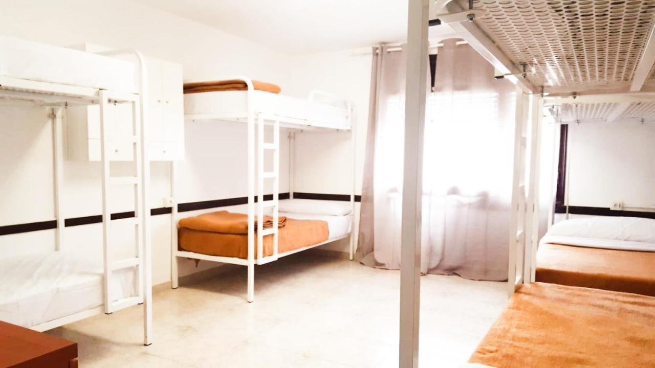 Hostel Penedes Vilafranca del Penedès Exterior foto