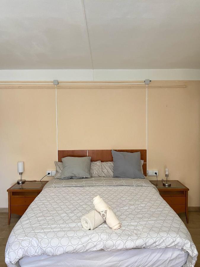 Hostel Penedes Vilafranca del Penedès Exterior foto